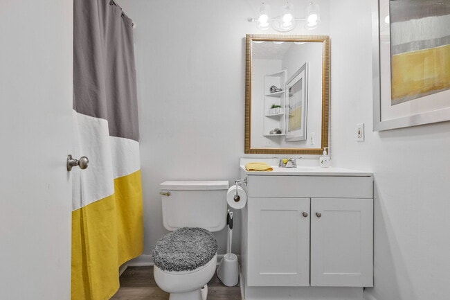 Building Photo - Fully furnished, 2BR Duplex near major healthcare employment centers, colleges, universities, and...