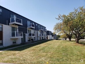 Building Photo - Flats South at KCK