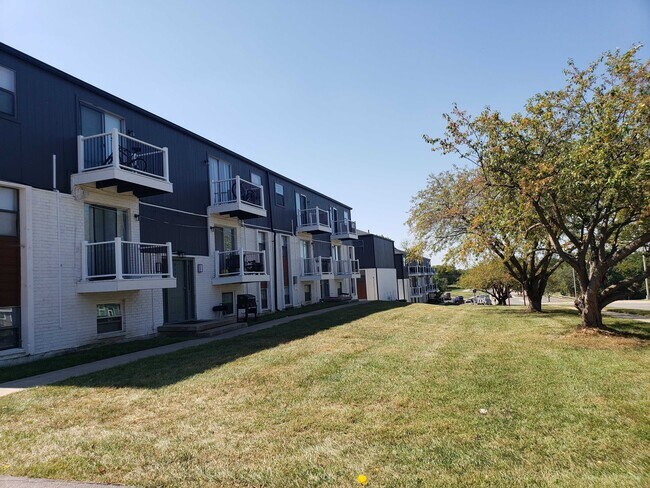 Building Photo - Cedar Garden Apartments