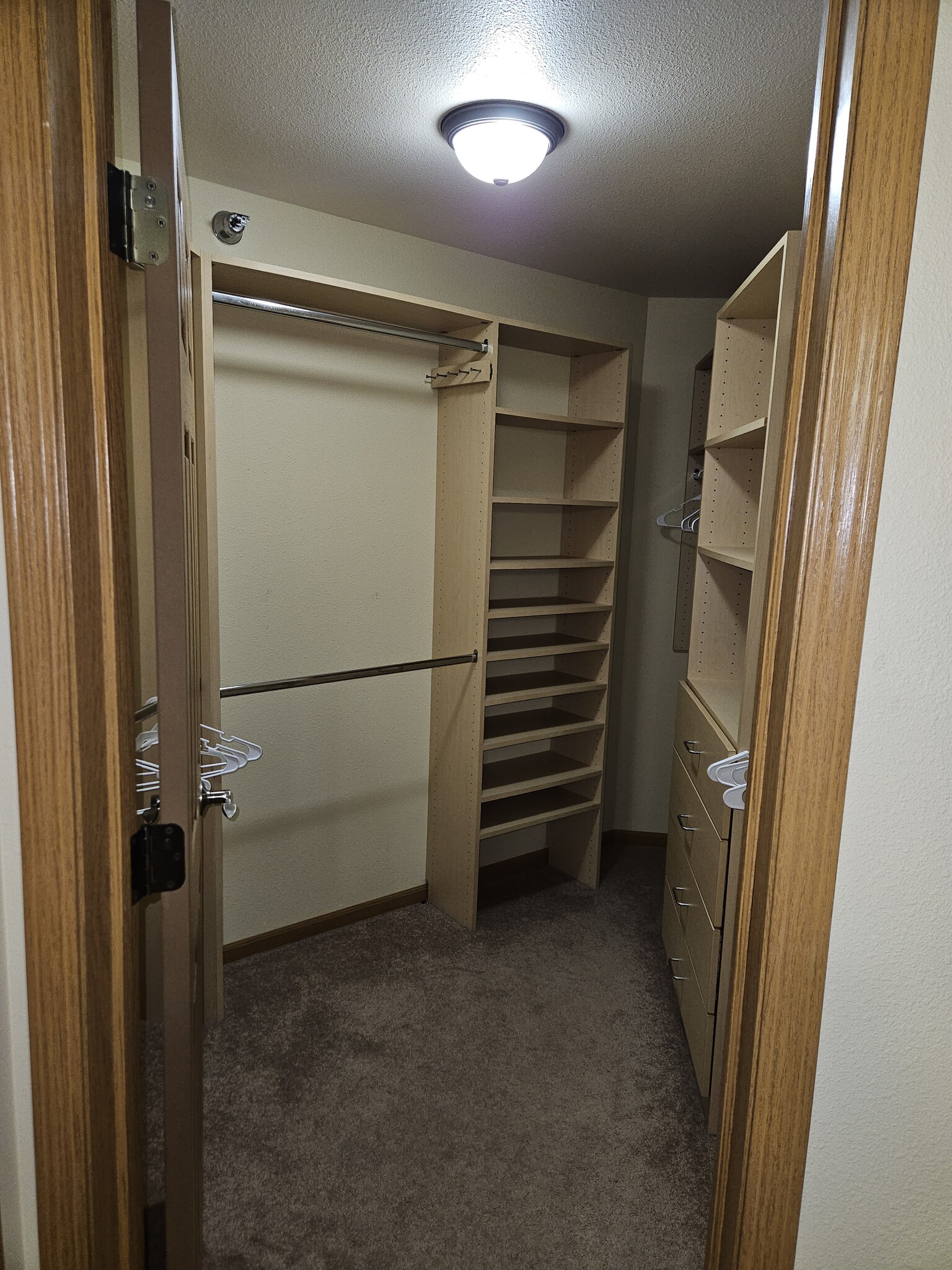 Primary closet - 4984 Service Dr