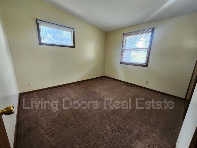 Building Photo - 267 W Rio Rd