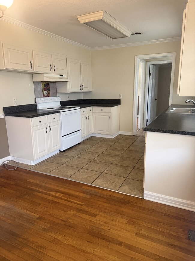 Building Photo - 4026 Peachtree St