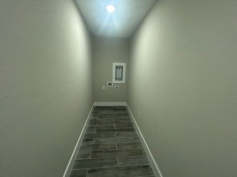 Building Photo - New Construction 4/2  Ready for occupancy