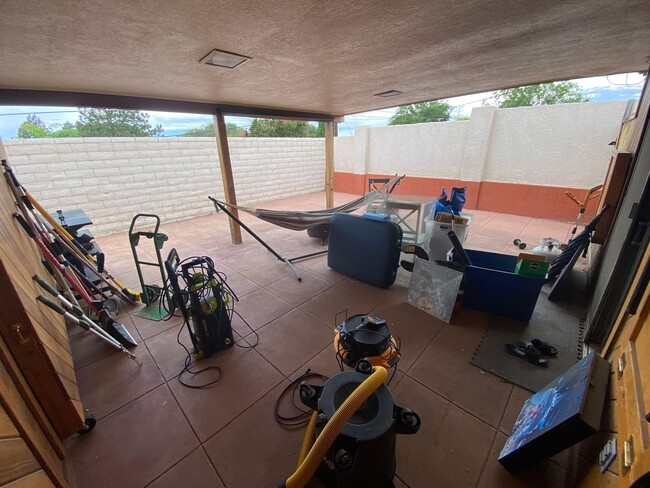 Building Photo - Beautiful 3 Bedroom Home in NE Albuquerque