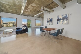 Building Photo - 900 S Las Vegas Blvd