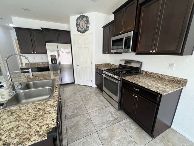 Building Photo - 5693 Point Loma Ct