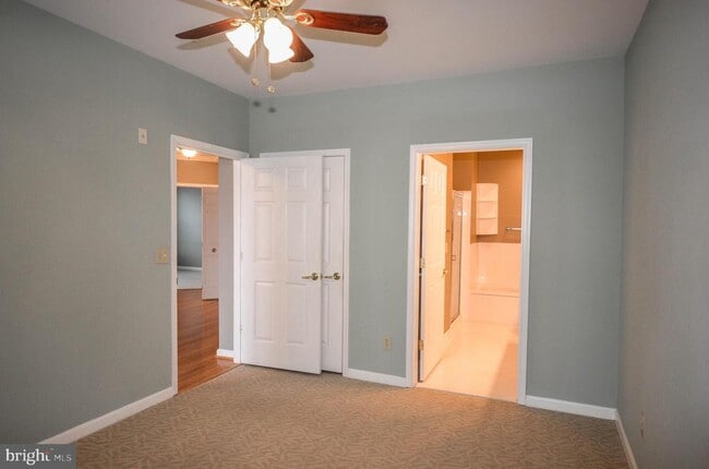 Building Photo - 4950 Brenman Park Dr