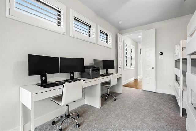 Building Photo - 804 War Admiral Dr