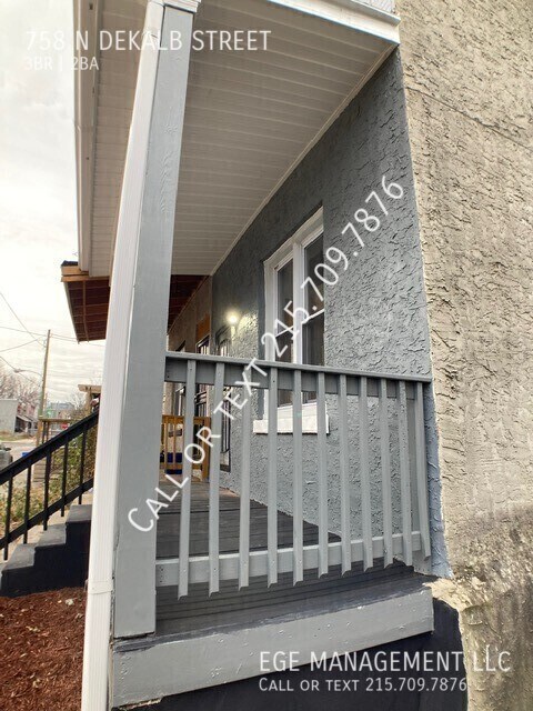 Building Photo - 758 N Dekalb St