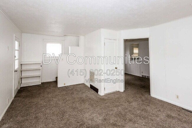 Building Photo - 54 E 220th St