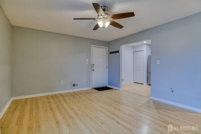 Building Photo - 20 Pembrook Ave