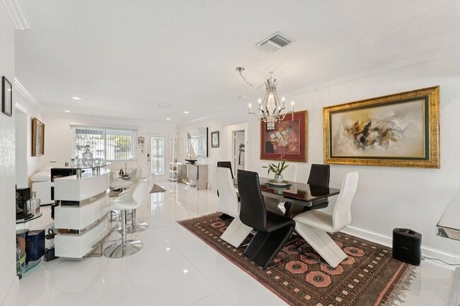 Building Photo - 911 NW 7th St