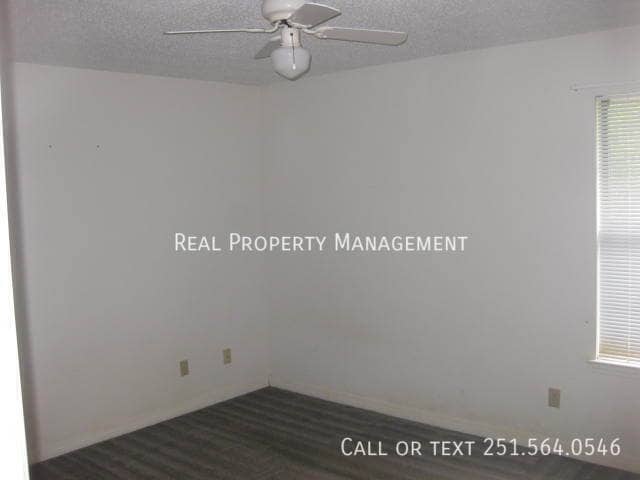 Building Photo - 420 Lakeview Dr W