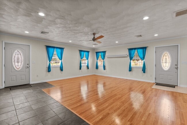 Building Photo - Discover your perfect home in Virginia Beach!