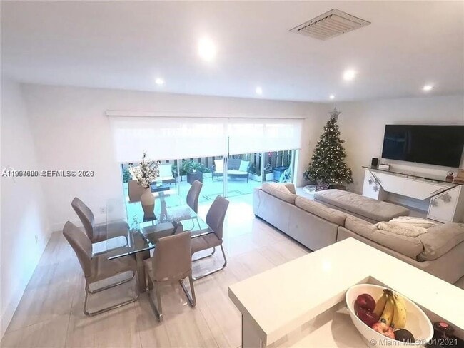 Building Photo - 8243 NW 8th Ct