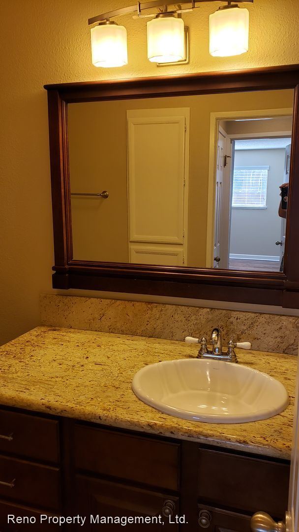 Building Photo - 2 br, 1 bath House - 2173 Kietzke Ln Unit A