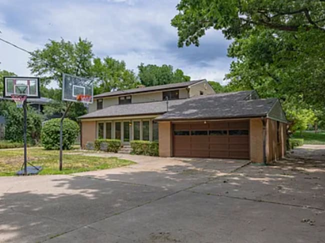 Building Photo - Beautiful 4 Bedroom / 3 Bath Home in the Heart of Manhattan, KS – Large Yard & Close to Campus