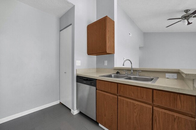 Building Photo - Stylish 2-Bedroom Condo with Vaulted Ceili...