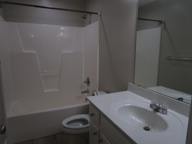 Building Photo - 6620 J J Roberts Dr