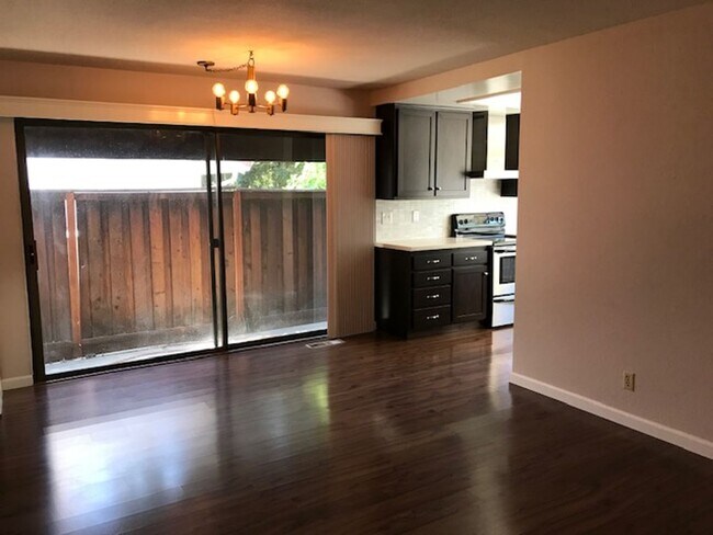 Building Photo - Single level 3 bedroom home in Northgate c...