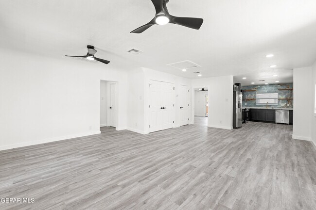 Building Photo - 3221 N Stanton St