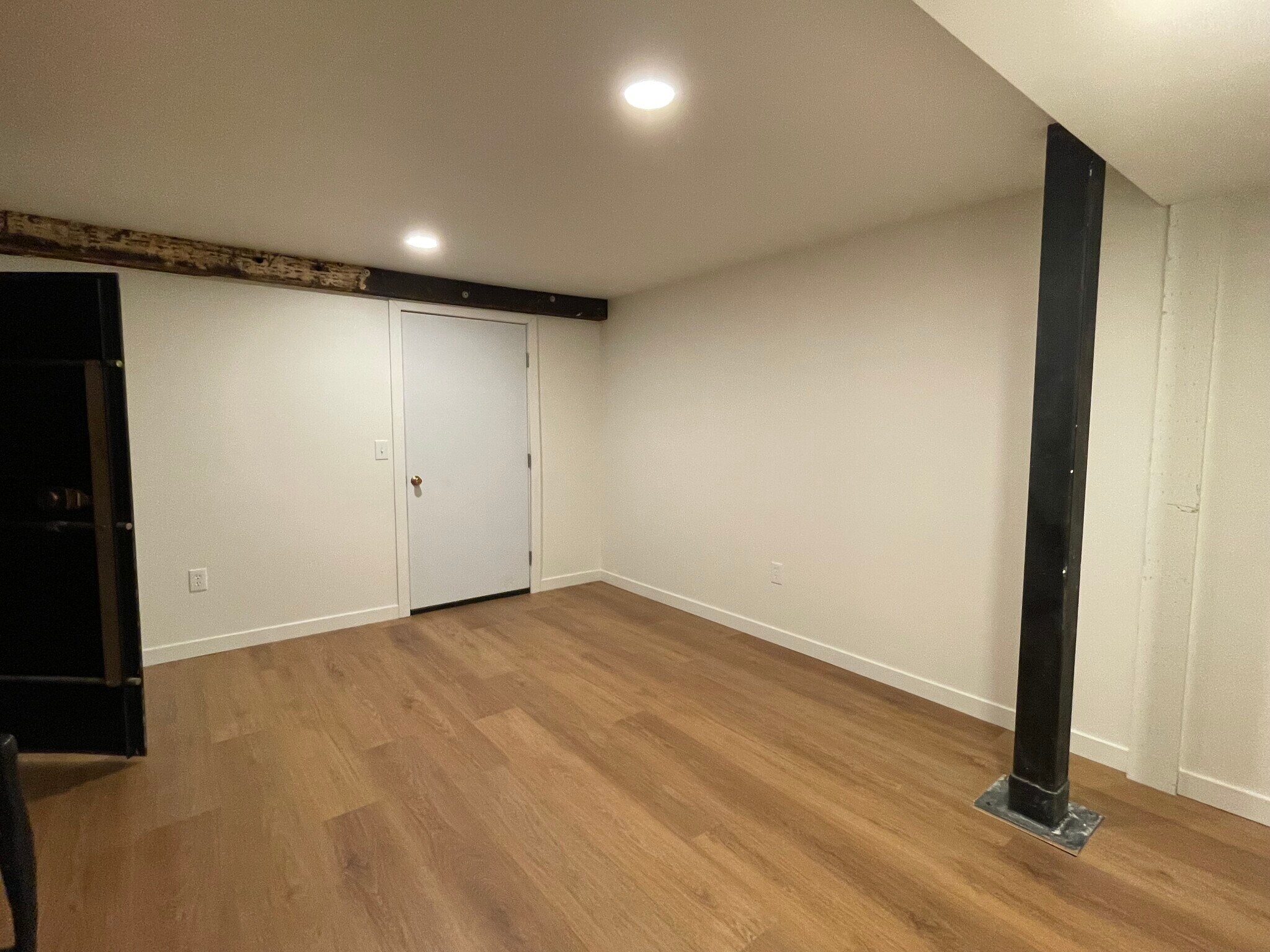 Laundry/storage - 975 Edgewater Rd
