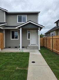Building Photo - Brand new rental 3 bedroom 2.5 Bath in Centralia