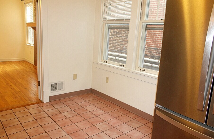 Kitchen table space - 5840 Alderson St