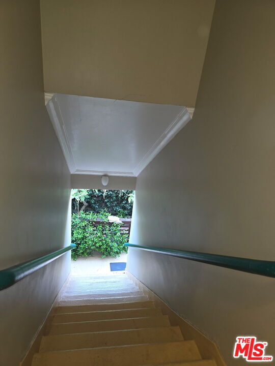 Building Photo - 670 Broadway St