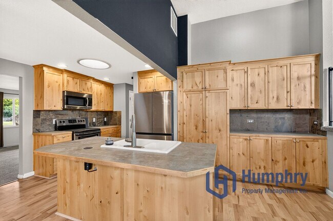 Building Photo - 13159 Ocotillo Dr
