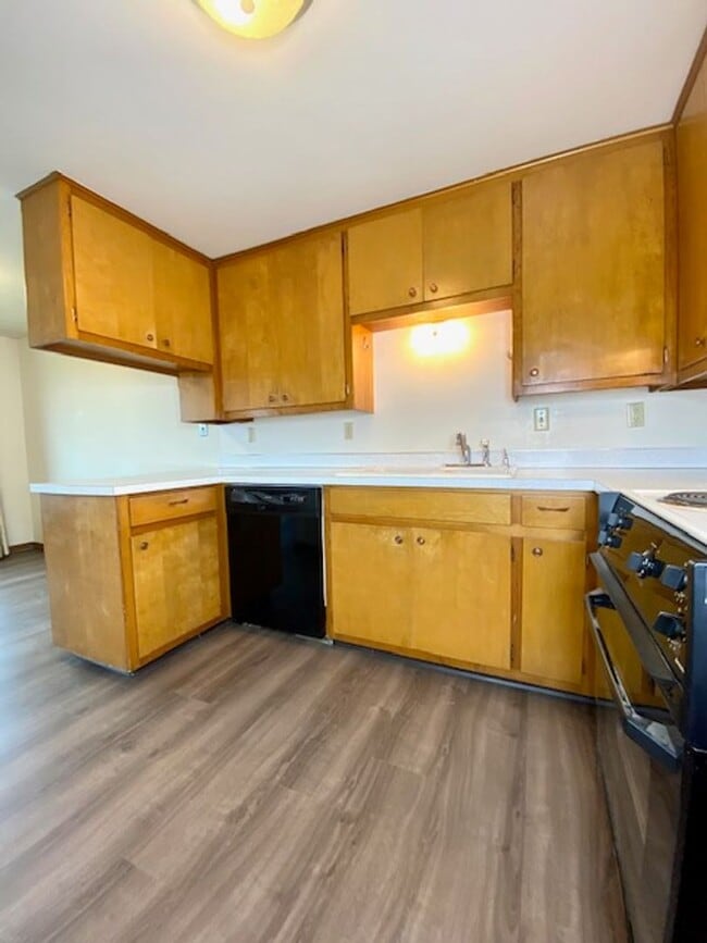 Building Photo - 3037 Humboldt Rd