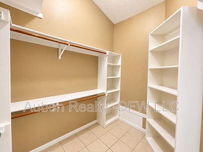 Building Photo - 514 Briarcroft Dr