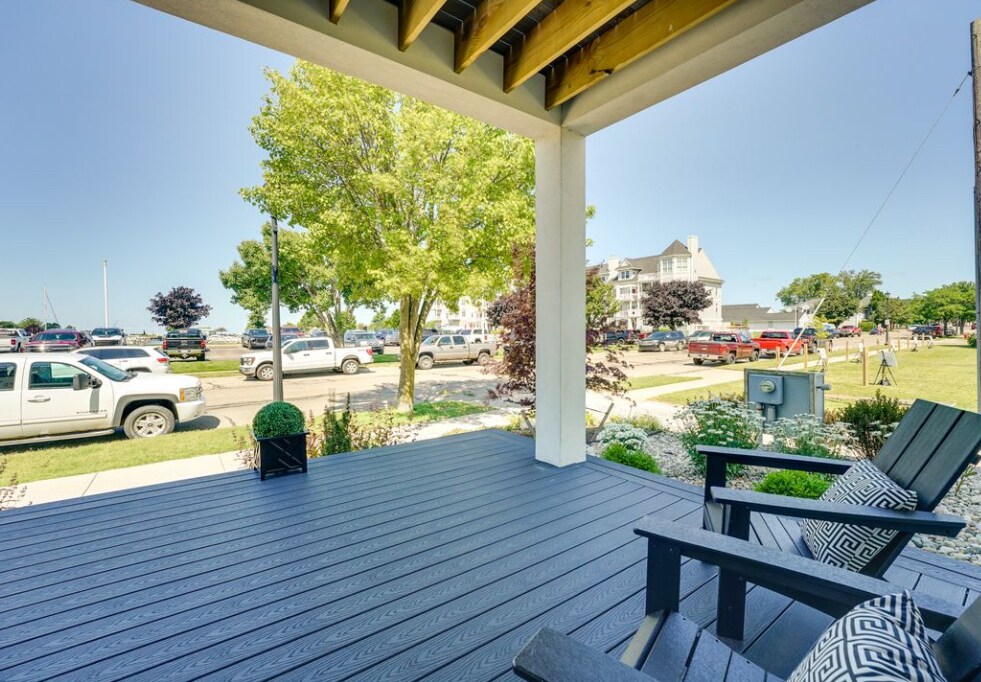 Front porch - 411 S Rath Ave