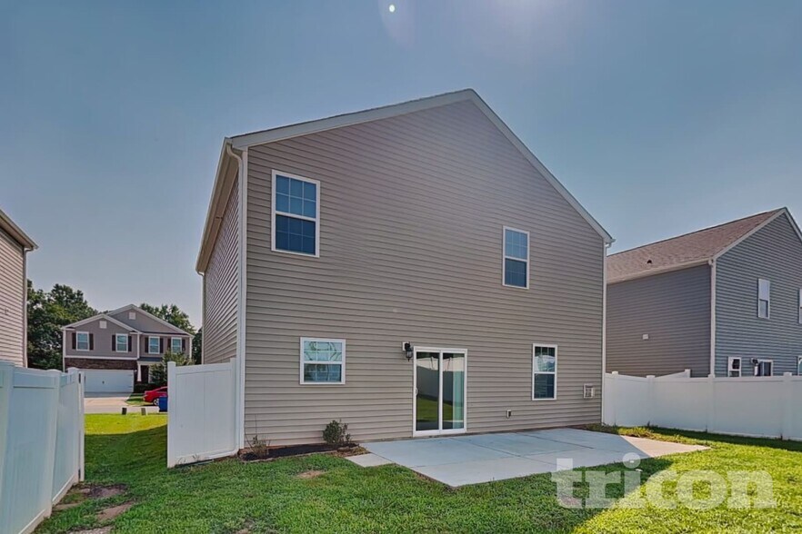 Building Photo - 152 King William Dr