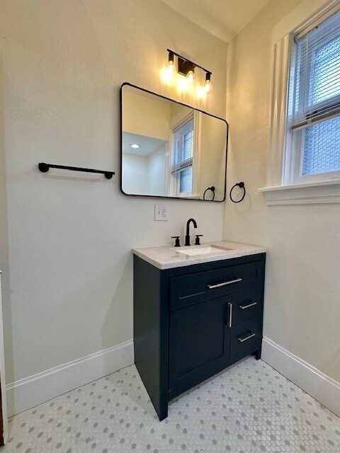 Bathroom - 735 Dover Pl