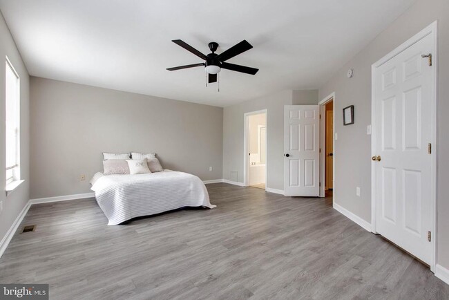 Building Photo - 306 Roff Point Dr