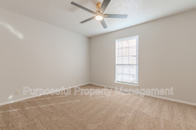 Building Photo - 1401 Harding Ave