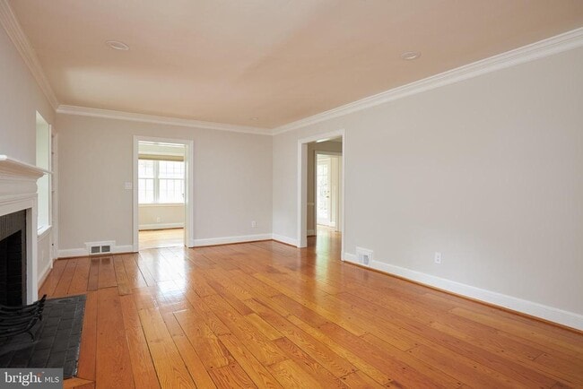 Building Photo - 5306 Albemarle St