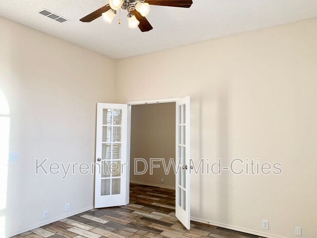 Building Photo - 2606 Lonesome Oak Dr