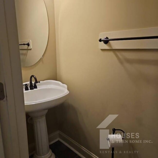Building Photo - 204 Wild Meadow Dr