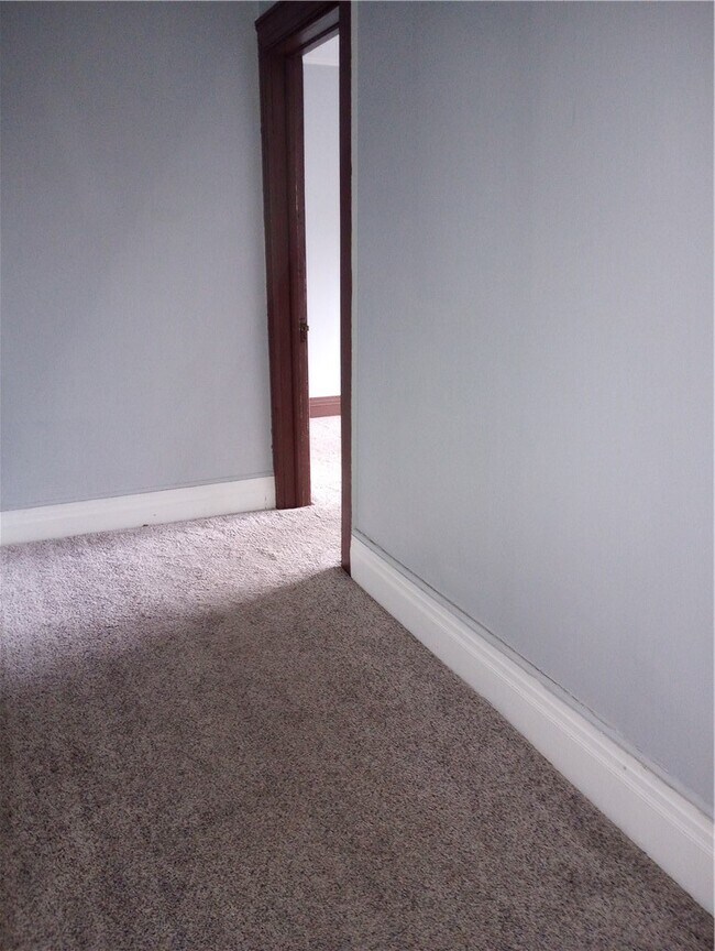 Building Photo - 364 W Gray St