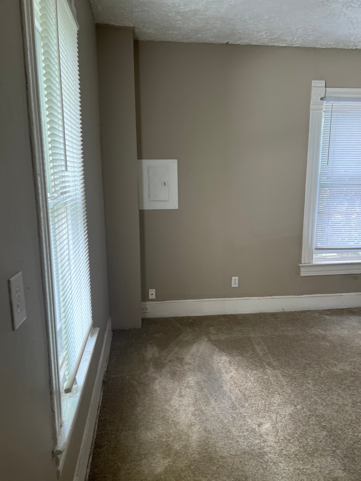 Building Photo - 315 E St Vrain St