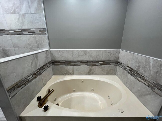 Building Photo - 146 Bob White Dr