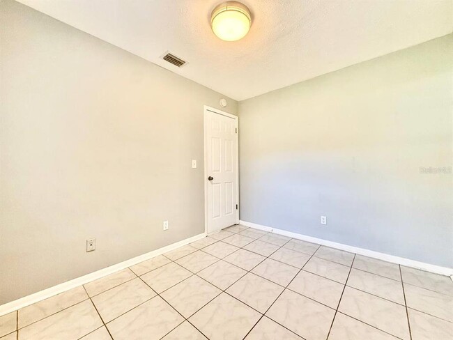 Building Photo - 10812 Hannaway Dr