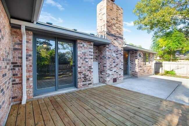 Building Photo - 9427 Braeburn Glen St