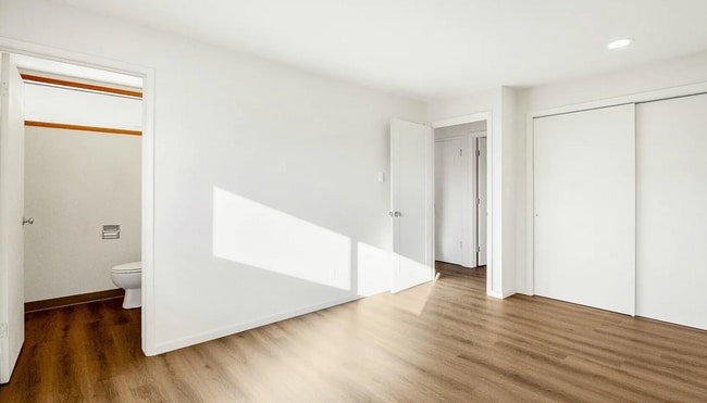 Building Photo - Updated Duplex