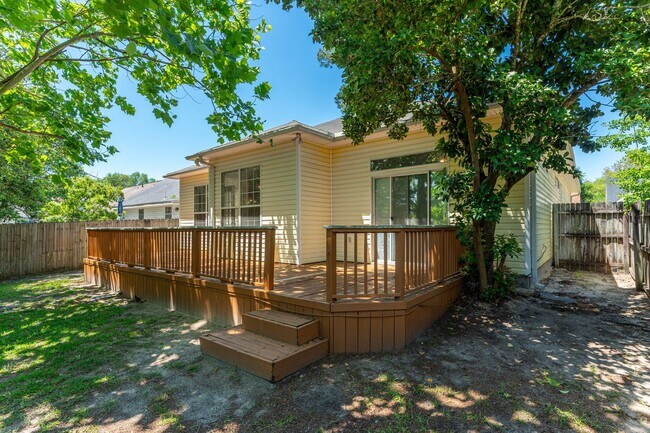 Building Photo - Lovely 3 Bedroom in the Heart of Niceville!