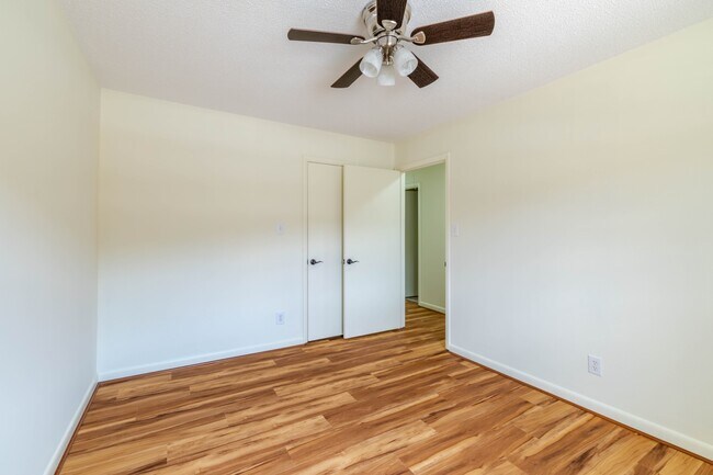 Building Photo - 7914 Gleason Dr NW