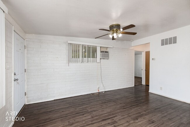 Building Photo - 2 Bedroom, 1 Bathroom South Jordan Duplex
