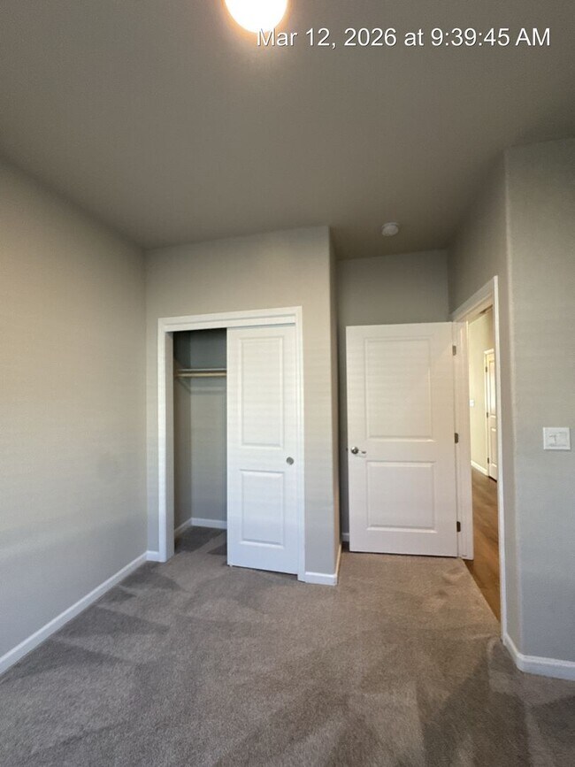 Building Photo - 4320